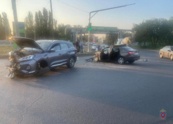 Волжанин пострадал в ДТП на улице Логинова: подробности
