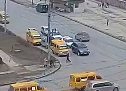 Тройное ДТП устроил маршрутчик в первый день весны в Волжском 