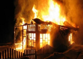 Пожар в хозпостройке подарил беспокойное утро среднеахтубинцам