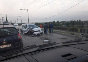 По дороге на Волжскую ГЭС вдребезги разлетелись две "легковушки"