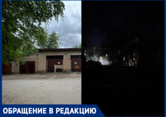 Безопасность «не предусмотрена»: волжане не могут добиться установки фонаря в темном дворе, где гуляют дети