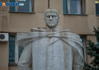 26 лет назад в Волжском состоялось открытие памятника великому маршалу Победы