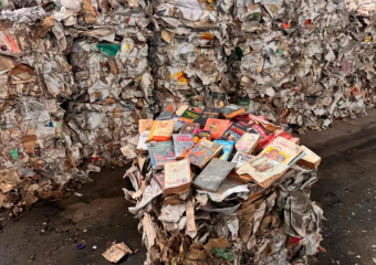 Не выкидывайте книги, а оставляйте их на полках буккроссинга: как в Волжском на свалке появляются сотни изданий