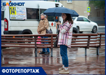 В Волжском дождь не является уважительной причиной пропустить работу: фоторепортаж