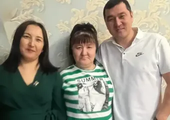 Нурию Абдрахмановну поздравляют с Днем матери дети!