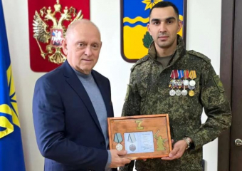Главу Волжского наградили медалью «За помощь фронту»