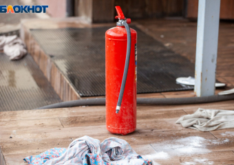 Замыкание удлинителя привело мужчину в больницу: пожар в Волгоградской области