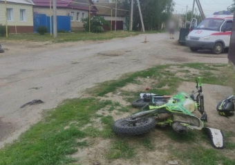 Подростки на питбайке и самокате устроили ДТП под Волжским