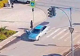Автомобиль сбил десятилетнего ребенка на зебре в Волжском
