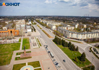 Женоненавистник в Волжском избил и обплевал прохожих