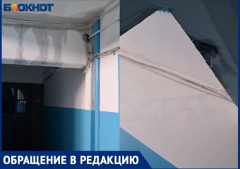 «Вода течет с 1 по 9 этаж»: видео с насквозь затопленного волжского МКД 