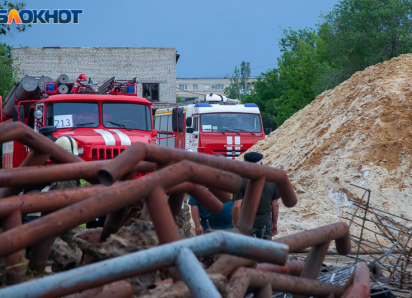 Роспортебнадзор проверит воздух после пожара на свалке в Волжском