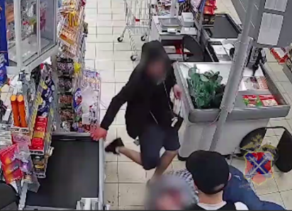 Бутылка, угрозы и тревожная кнопка: в Волжском осуждены хулиганы, избившие покупателя в супермаркете