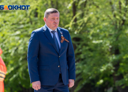 Обломки упали на больницу и завод: губернатор Волгоградской области Андрей Бочаров прокомментировал ситуацию с атаками беспилотников