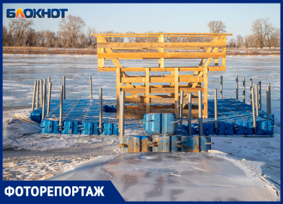 Все готово для Крещения: как в Волжском обустроили городской пляж к празднику