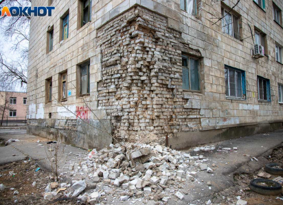 В Волжском возбудили уголовное дело из‑за разрушающегося общежития на Молодёжной, 42