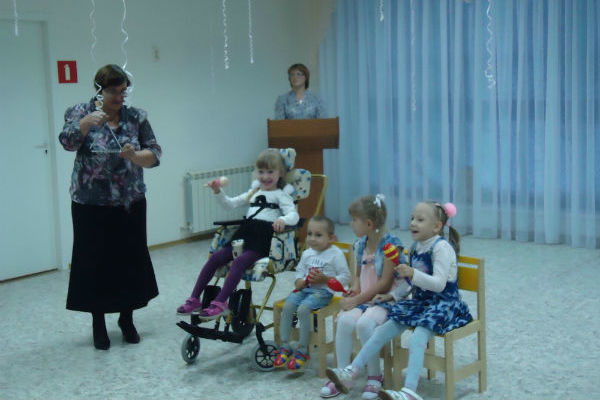 В Волжском и Волгограде 50 семей получили социальную помощь