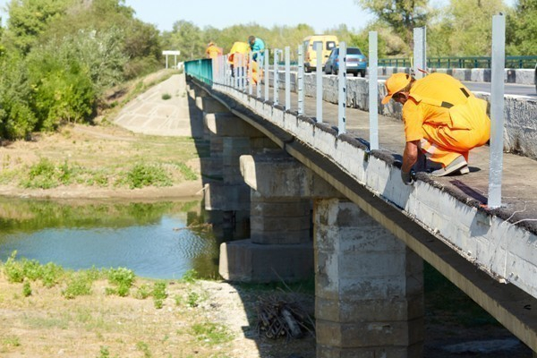 Мост через ерик Гнилой отремонтируют на две недели быстрее