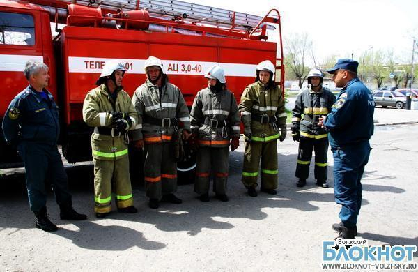 Волжские пожарные отмечают 365-ю годовщину своей службы