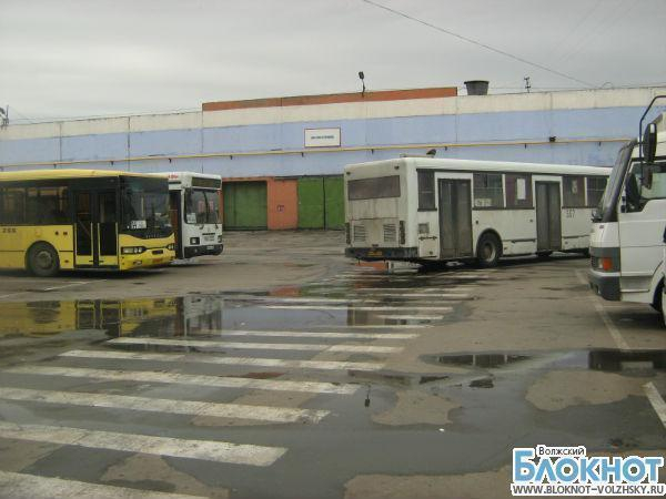 В Волжском перестали ходить автобусы по нескольким маршрутам
