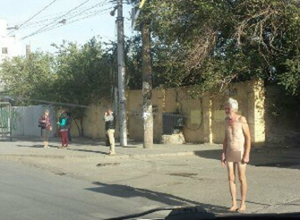 В соцсетях разгорелся скандал из-за фото пожилого нудиста в Волгограде