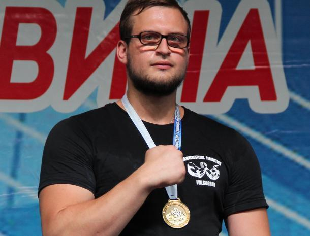 Волжанин стал лучшим спортсменом по армрестлингу в России