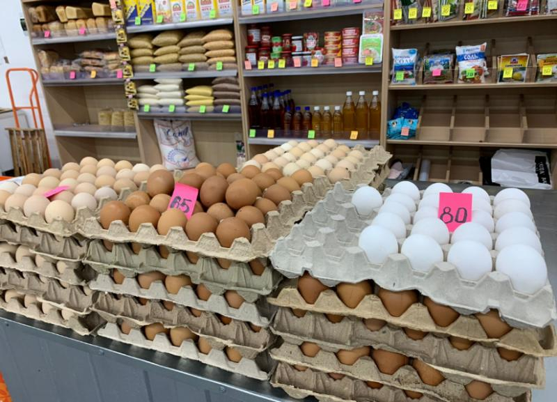 Яйца в Волжском нынче обойдутся в копеечку: продуктовая корзина