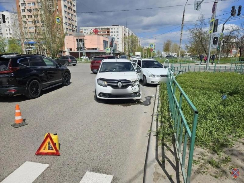 За один день в Волжском в трех авариях пострадали дети и взрослые