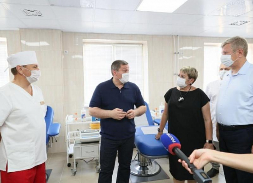 Губернатор проинспектировал результаты работ по созданию филиала областного центра крови в Волжском