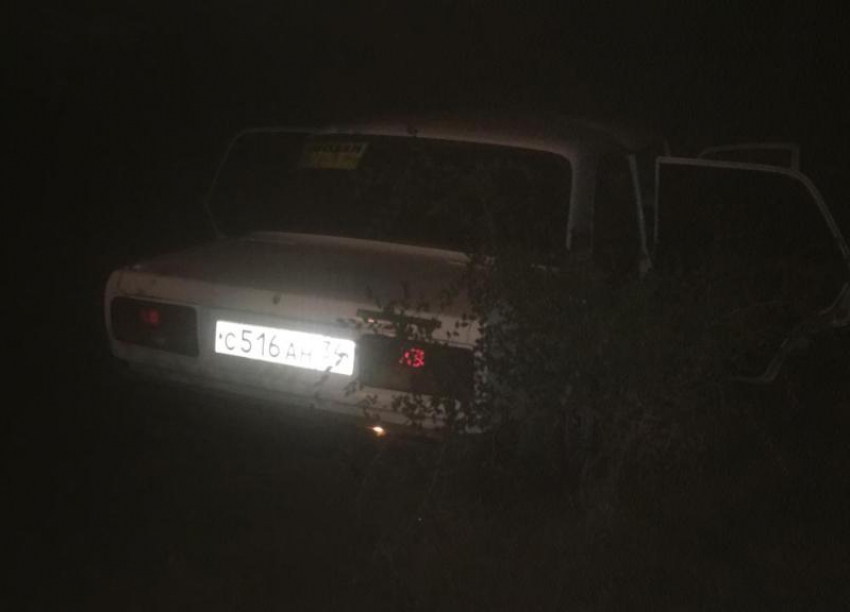 Несовершеннолетние водитель и пассажир «семерки» врезались в дерево в Волжском