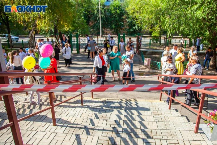 Школы закрывают из-за COVID-19 и ОРВИ раньше путинских выходных в Волгоградской области