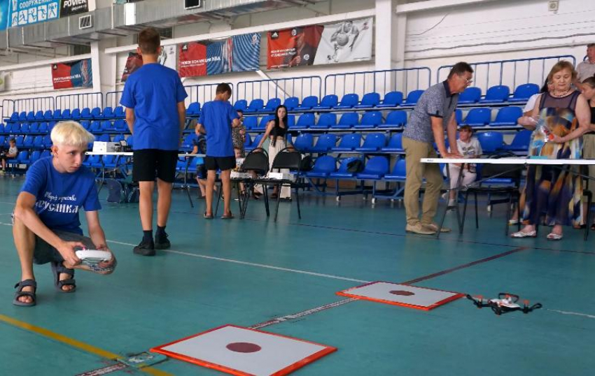 В Волжском прошел первый открытый турнир по управлению беспилотниками