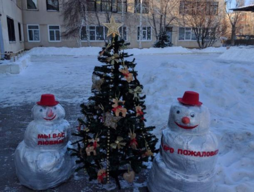 "Новогодние дворики» добавили праздничное настроение в Волжском