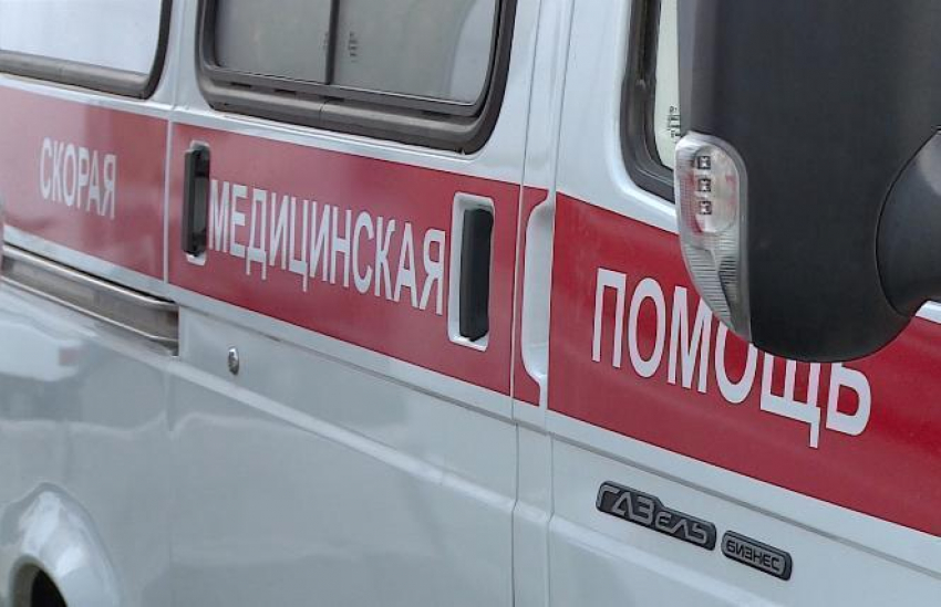 Пешеход попал под колёса автомобиля на улице Паромной в Волжском