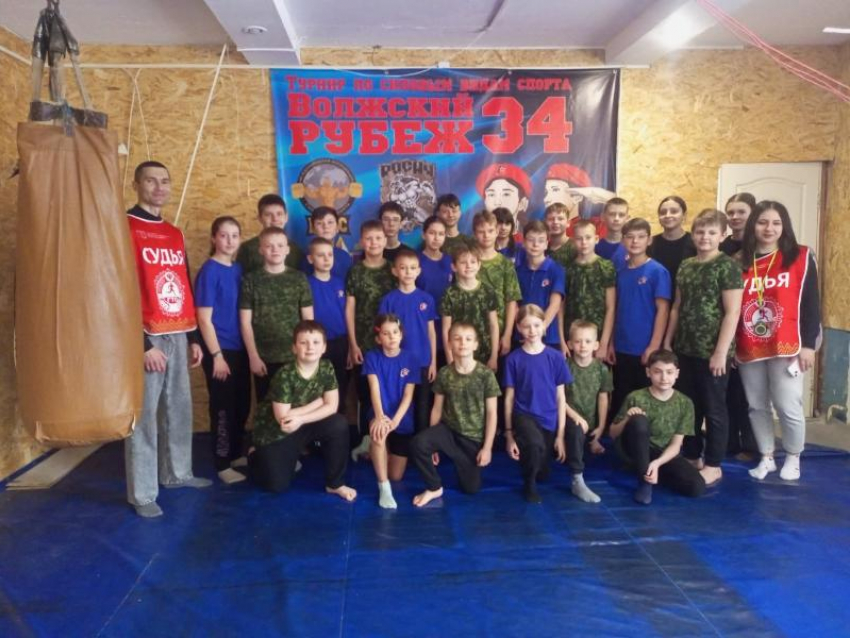 Школьники Волжского сдали ГТО накануне 23 февраля