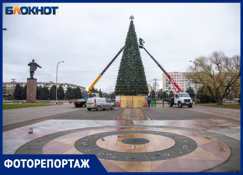 Звездное небо над площадью: главная елка Волжского совсем скоро зажжет огни