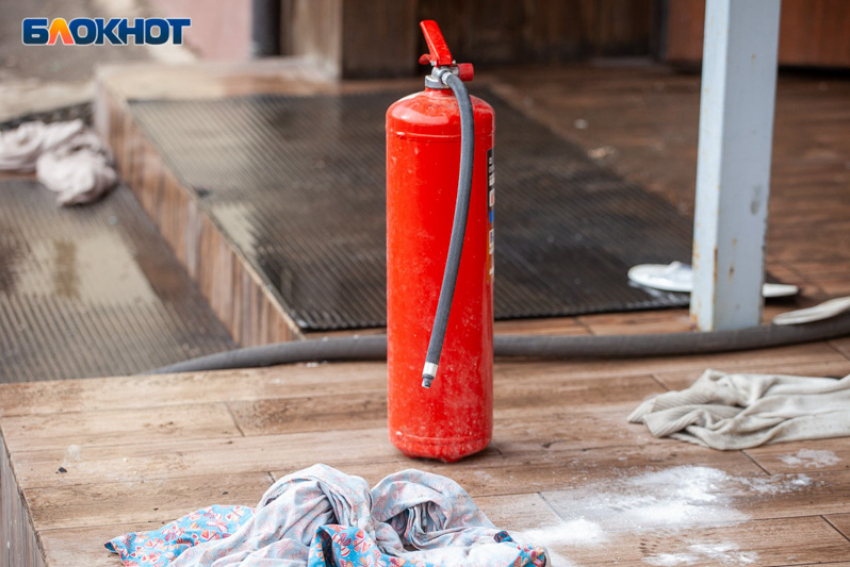 В Волжском ночью горела квартира: обошлось без жертв