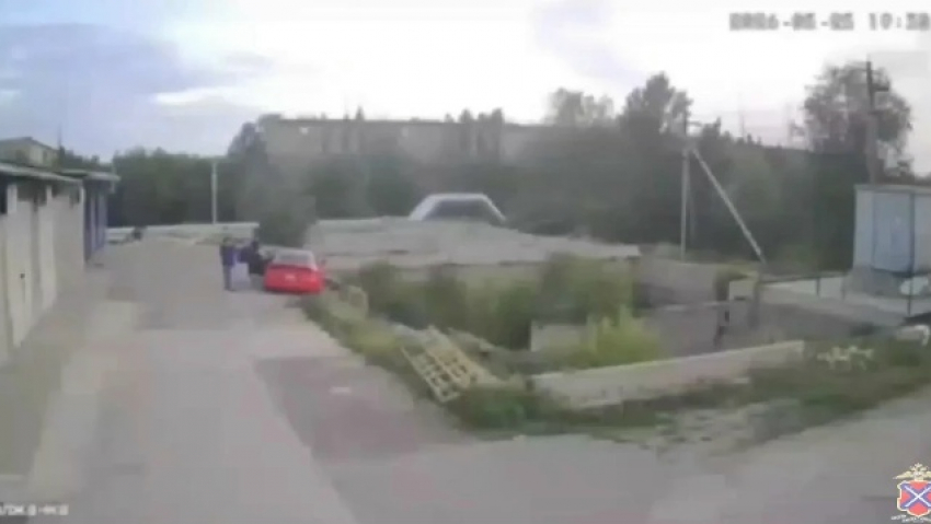 В Волжском троих школьников призовут к ответу за разбитый ради забавы автомобиль