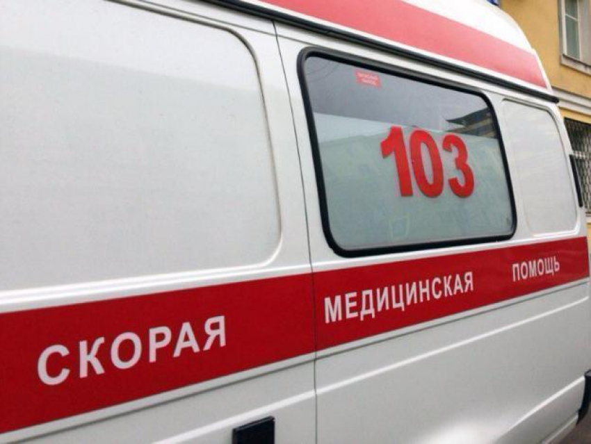 78-летняя пассажирка Ford Transit в результате ДТП доставлена в больницу в Волжском