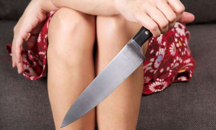 Под Волгоградом 37-летняя женщина отправила насильника на больничную койку двумя ударами ножа