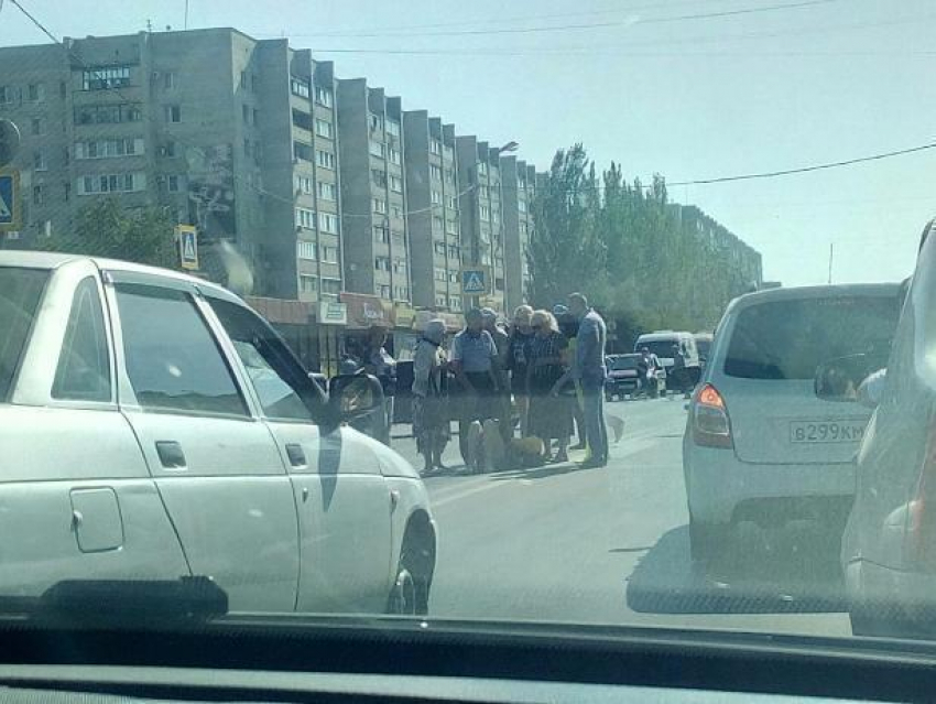 Молодая девушка на ВАЗе сбила женщину в центре Волжского