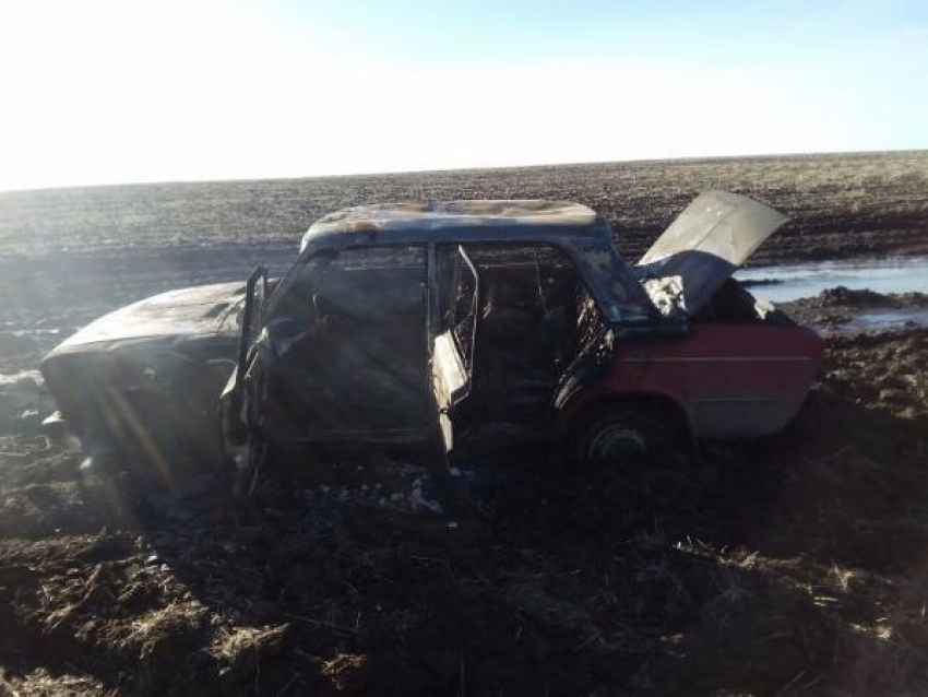 Под Волгоградом пьяный безработный угнал и сжег «шестерку"