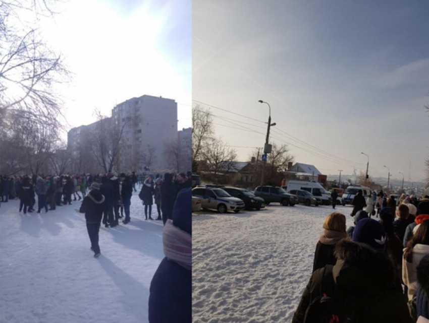 В Волгограде проходит массовая эвакуация из-за угрозы минирования