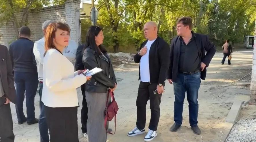 Глава Волжского проверил, как живут во 2-м округе