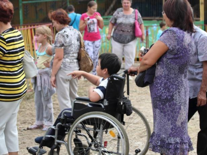 Выплату по уходу за ребенком-инвалидом увеличили вдвое