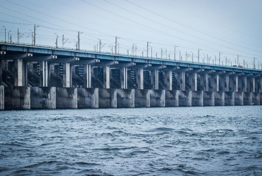 На Волжской ГЭС вновь продлили весенний спецпопуск