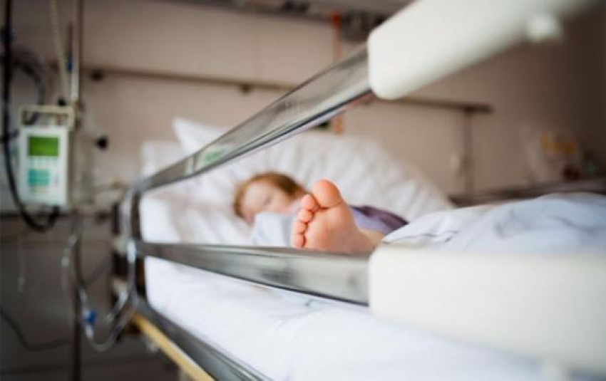 Двухлетний малыш с черепно-мозговой травмой попал в больницу Волжского