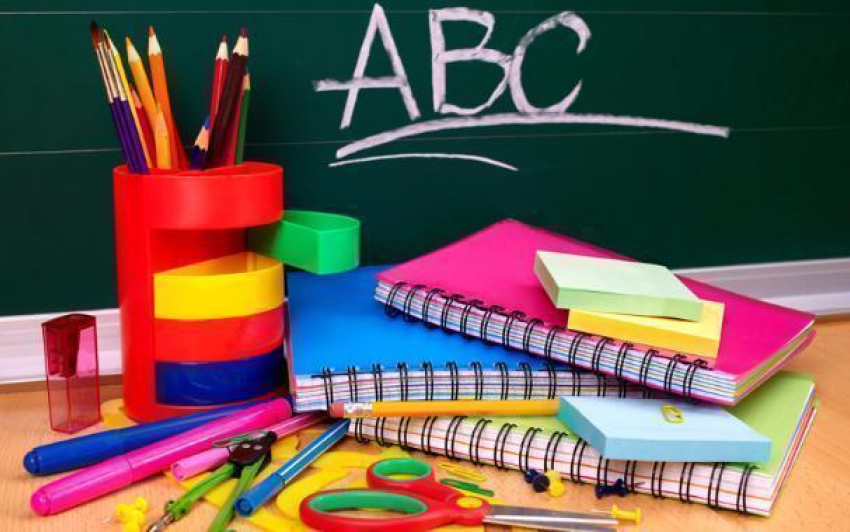 Волжским родителям предложили собирать школьников в кредит