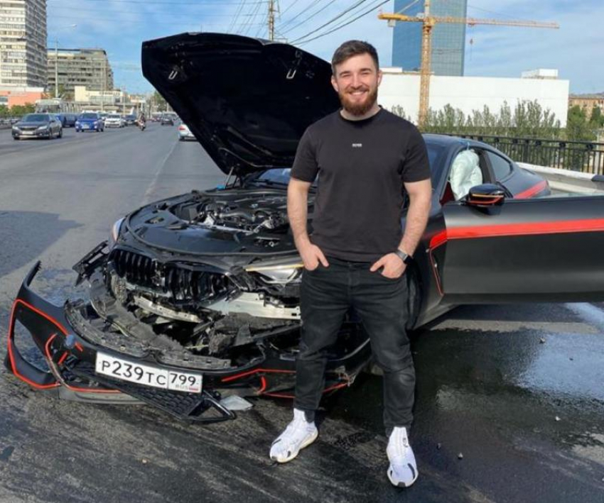 «Девять «лямов», до свидания»: нашумевший блогер разбил элитный автомобиль BMW в Волгограде
