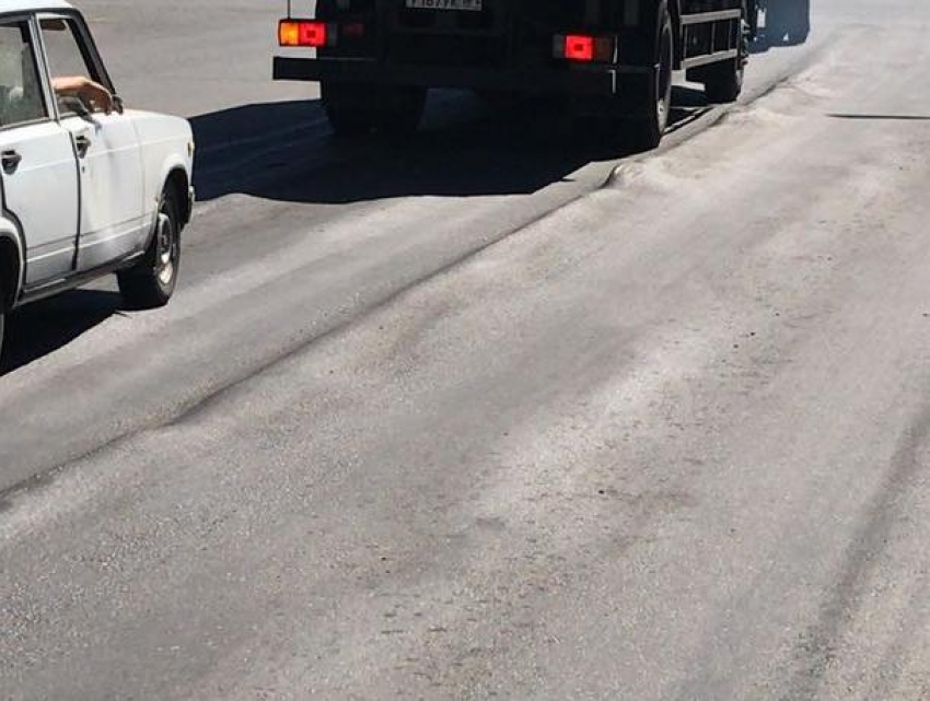 В Волжском асфальт превратился в стиральную доску
